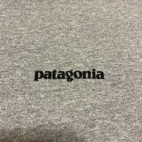 Patagonia Mens Small Long Sleeve Shirt Logo Responsibili-Tee Spellout Graphic - Picture 3 of 9